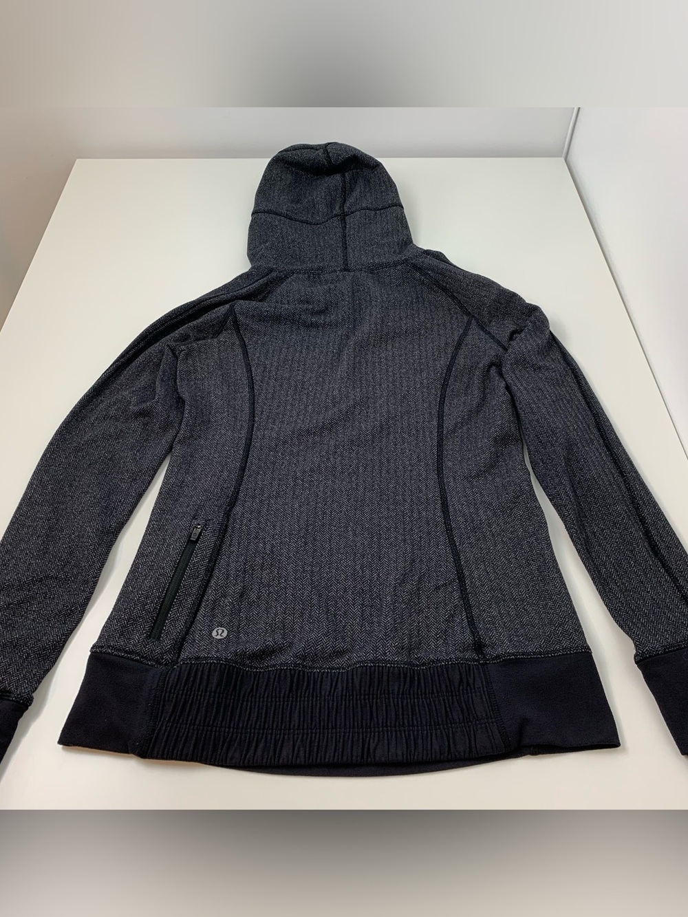 Lululemon Think Fast Hoodie Sz 6 Pullover Hoodie Heathered Herringbone Black - Picture 12 of 12